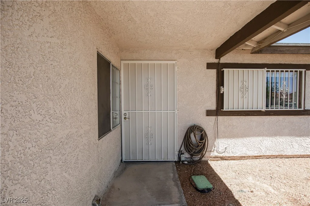 1802 Twin Oaks, Las Vegas, NV 89156