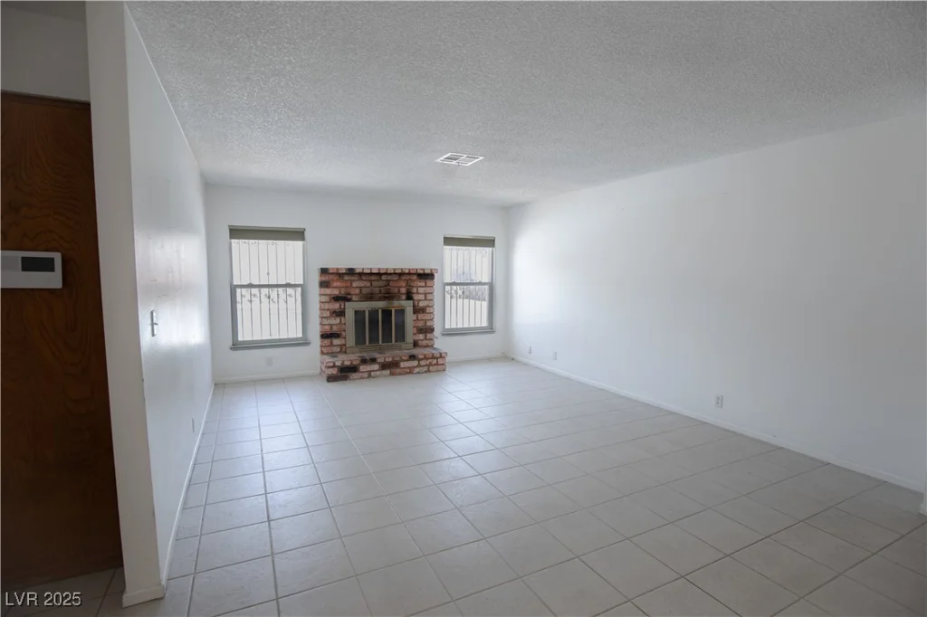 1802 Twin Oaks, Las Vegas, NV 89156