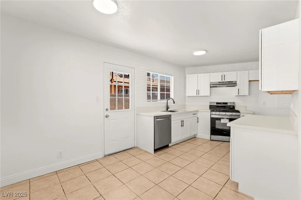 5285 Hillsboro, Las Vegas, NV 89120