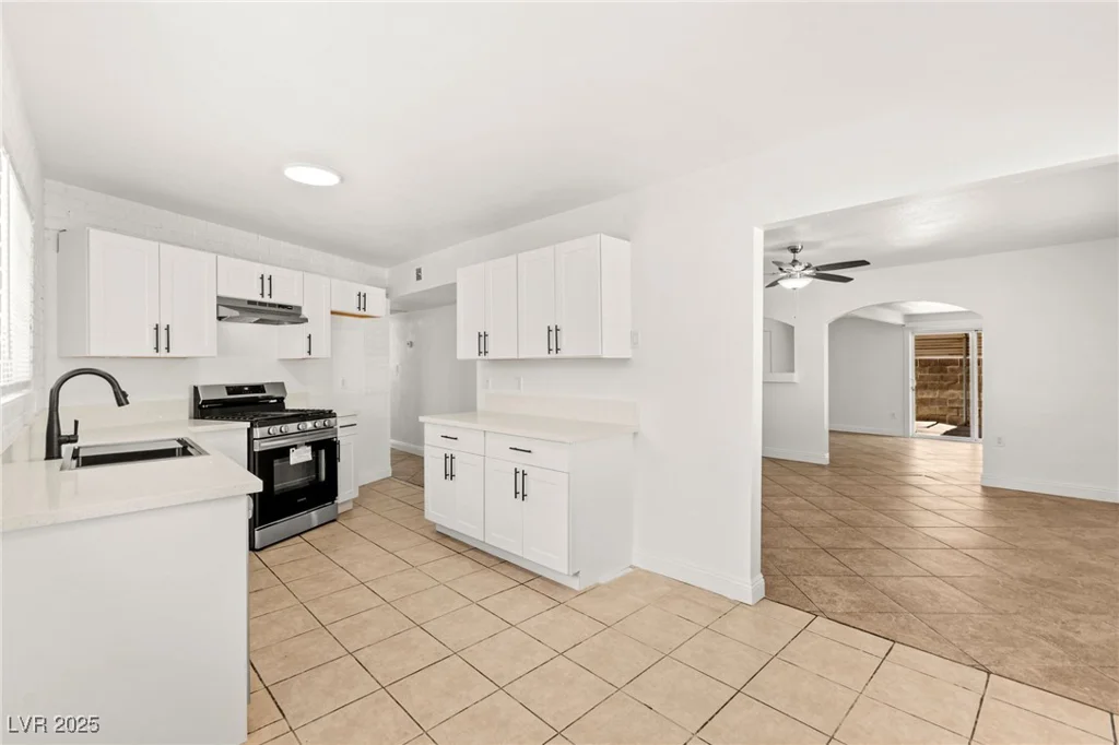 5285 Hillsboro, Las Vegas, NV 89120