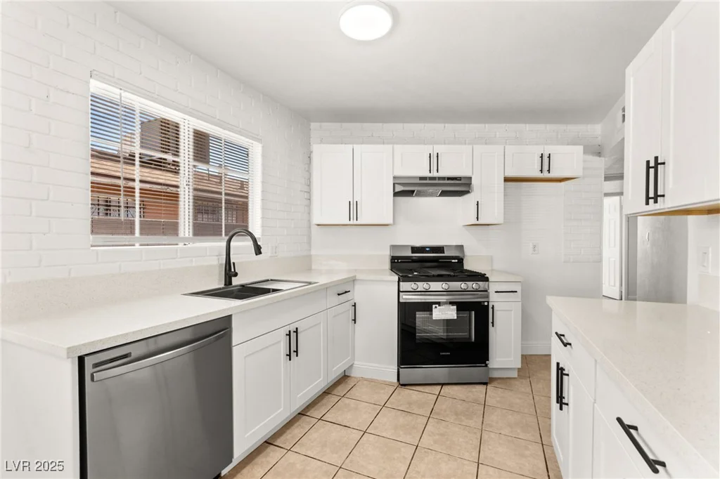 5285 Hillsboro, Las Vegas, NV 89120