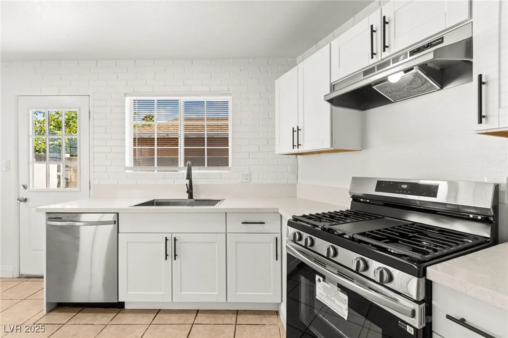 5285 Hillsboro, Las Vegas, NV 89120