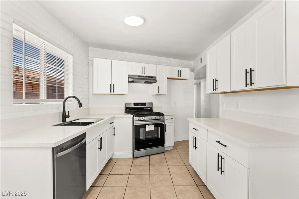 5285 Hillsboro, Las Vegas, NV 89120
