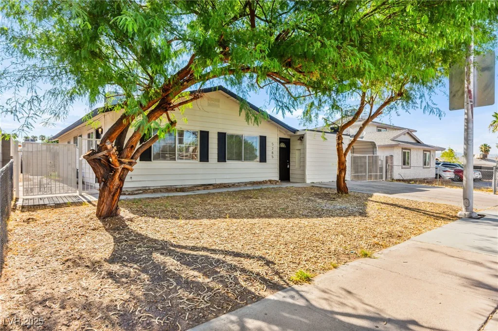 5285 Hillsboro, Las Vegas, NV 89120