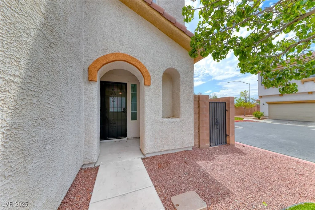 4904 Silent Valley, Las Vegas, NV 89139