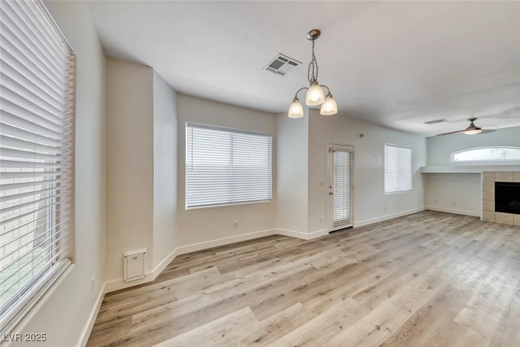 4904 Silent Valley, Las Vegas, NV 89139