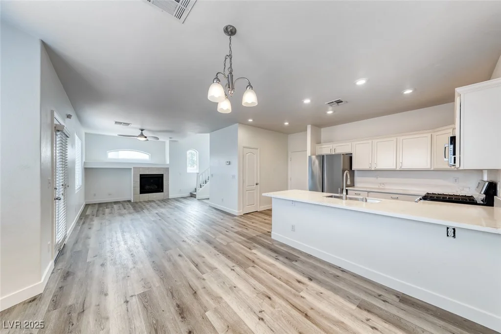 4904 Silent Valley, Las Vegas, NV 89139