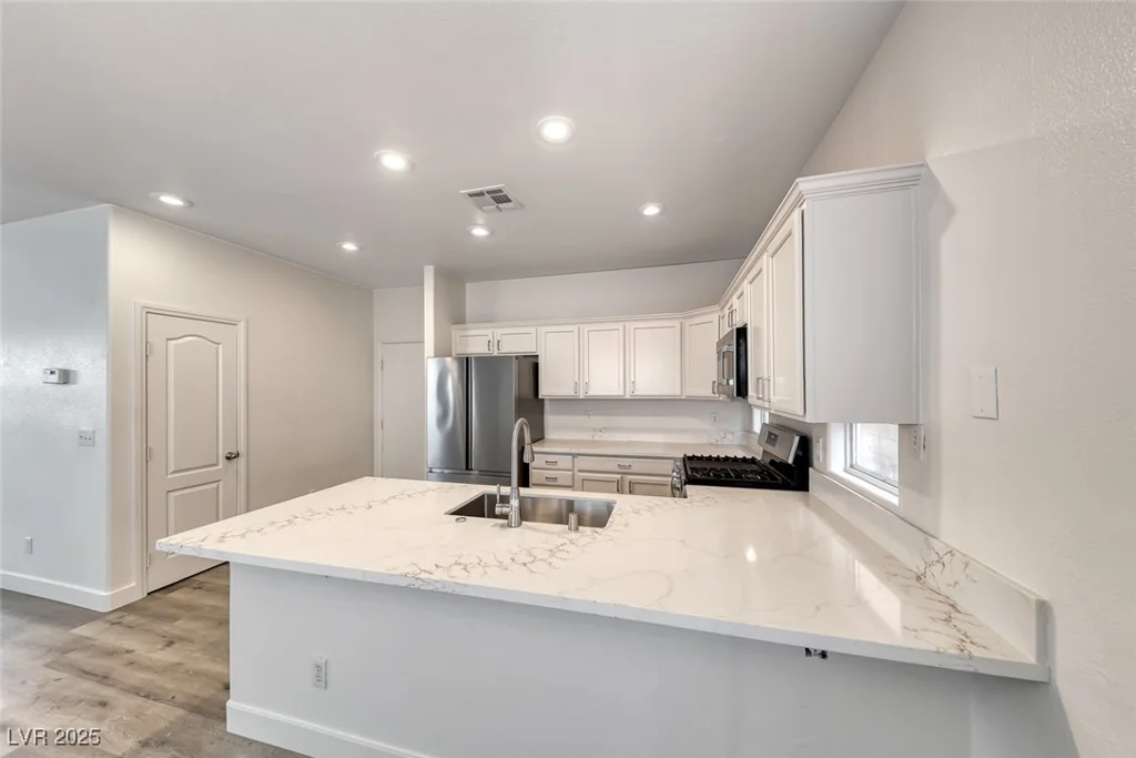 4904 Silent Valley, Las Vegas, NV 89139