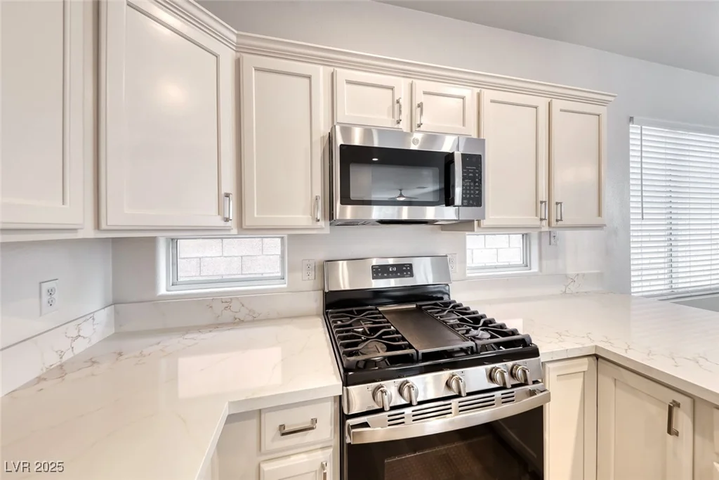 4904 Silent Valley, Las Vegas, NV 89139