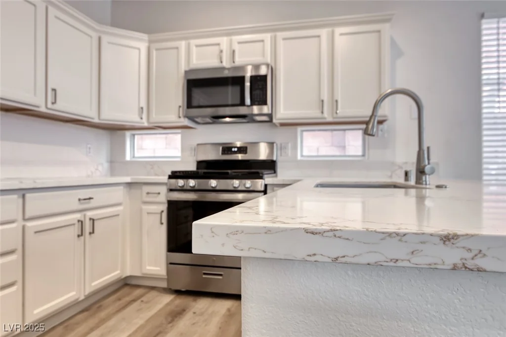 4904 Silent Valley, Las Vegas, NV 89139