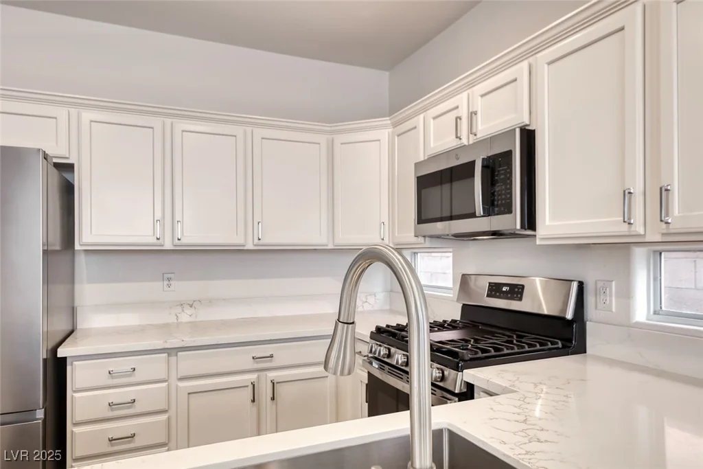 4904 Silent Valley, Las Vegas, NV 89139