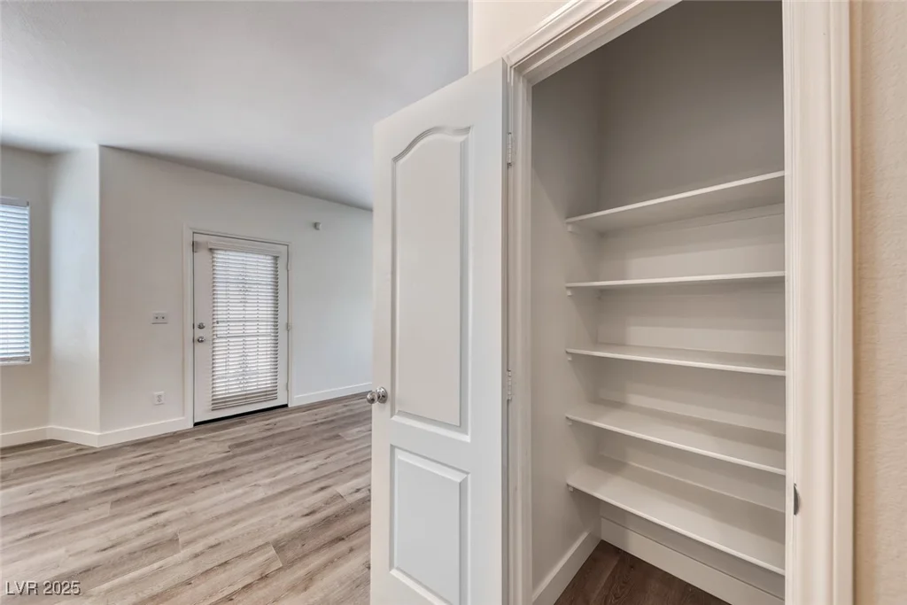 4904 Silent Valley, Las Vegas, NV 89139