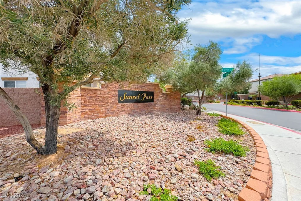 4904 Silent Valley, Las Vegas, NV 89139