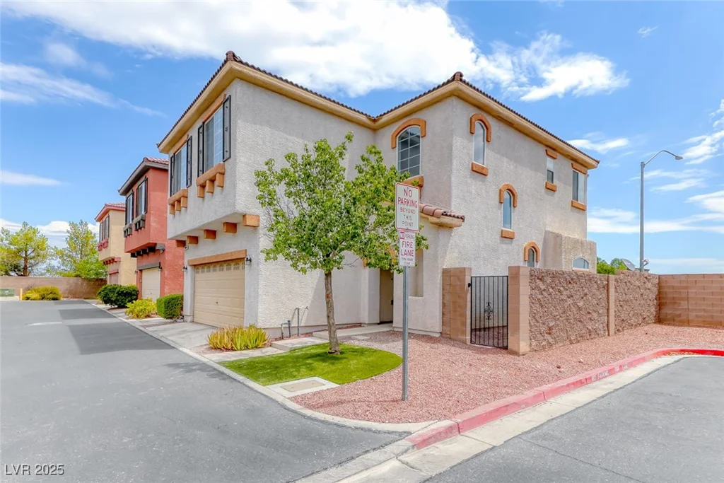 4904 Silent Valley, Las Vegas, NV 89139