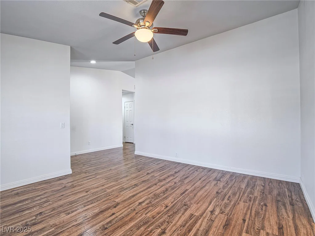 4913 Holly Grove, Las Vegas, NV 89130