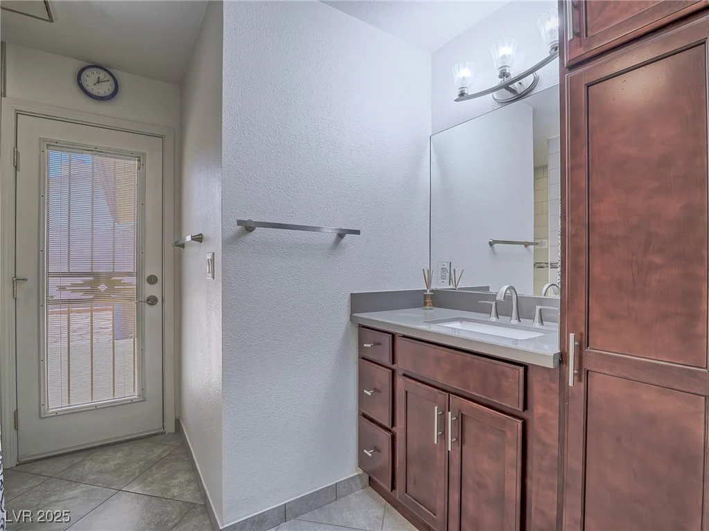 4913 Holly Grove, Las Vegas, NV 89130