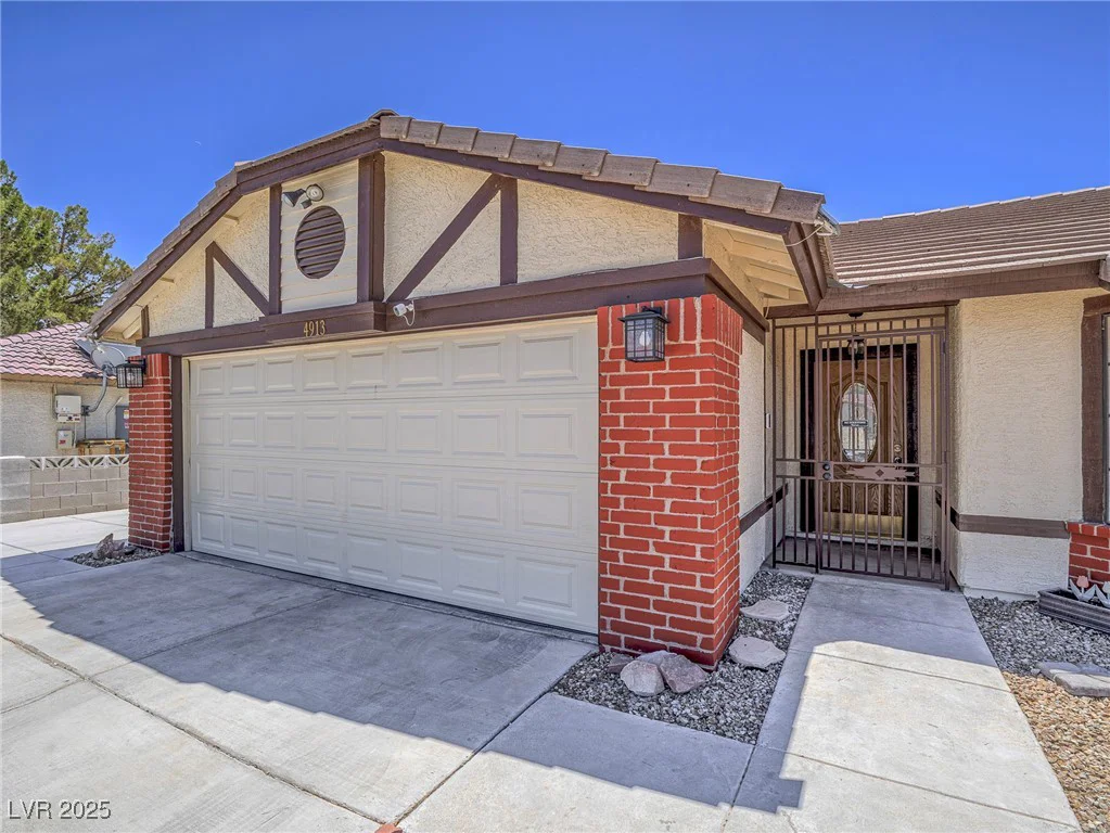 4913 Holly Grove, Las Vegas, NV 89130