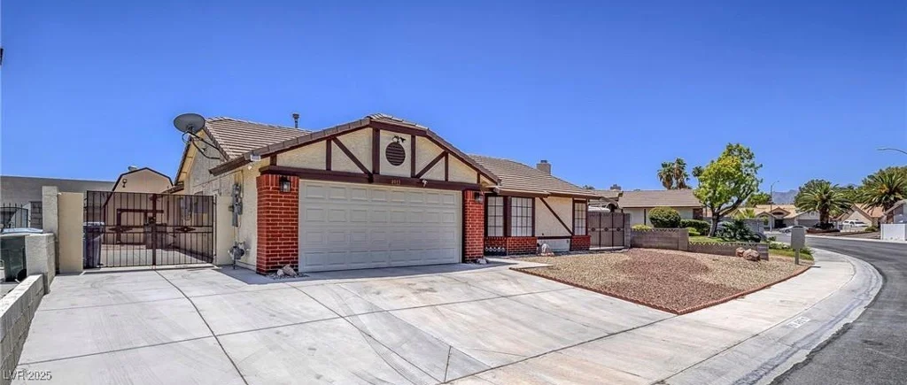 4913 Holly Grove, Las Vegas, NV 89130