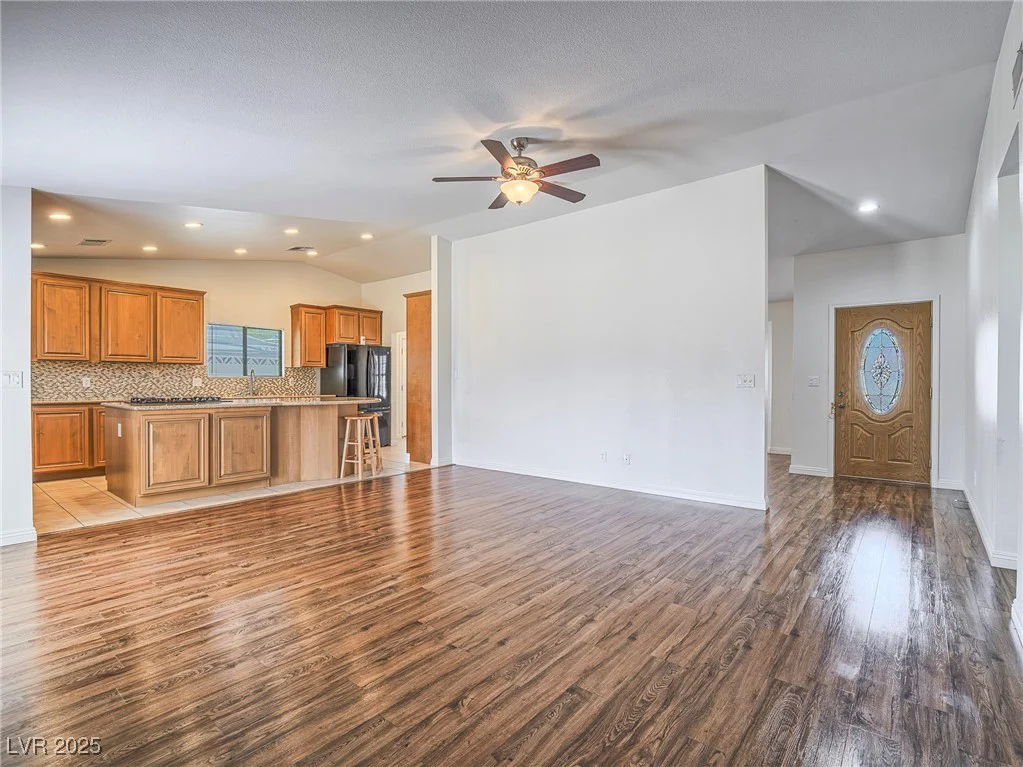 4913 Holly Grove, Las Vegas, NV 89130