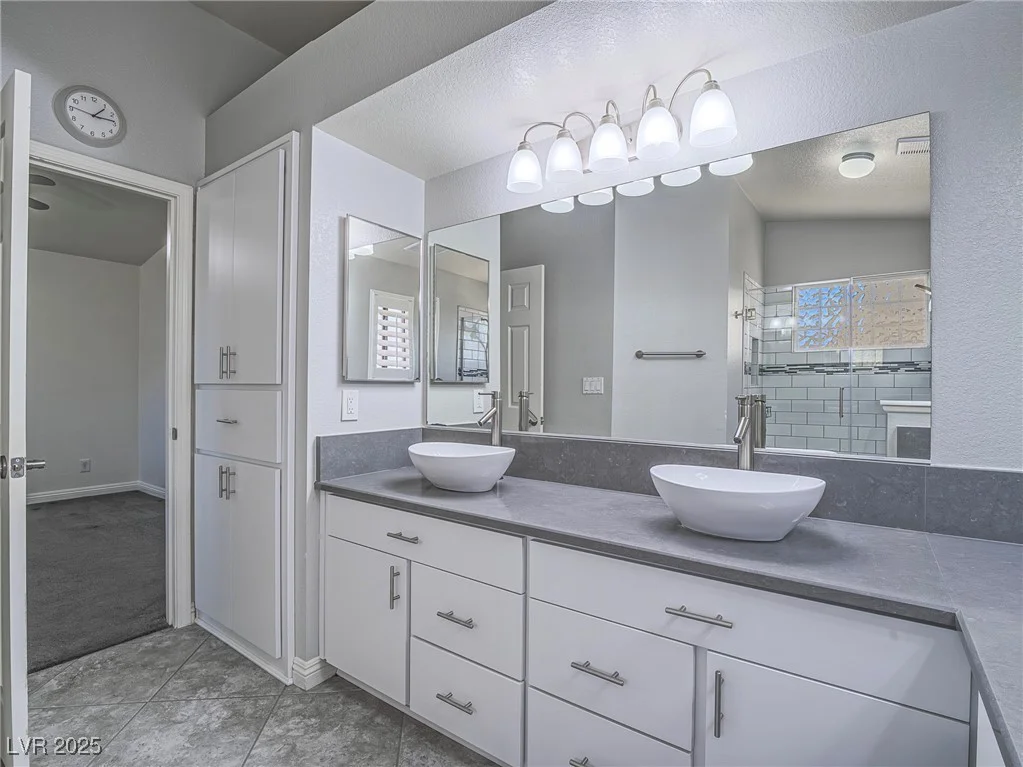 4913 Holly Grove, Las Vegas, NV 89130
