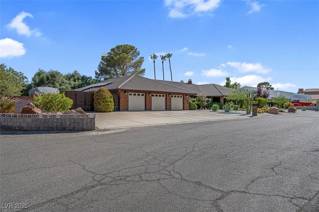 3219 Torrey Pines, Las Vegas, NV 89146
