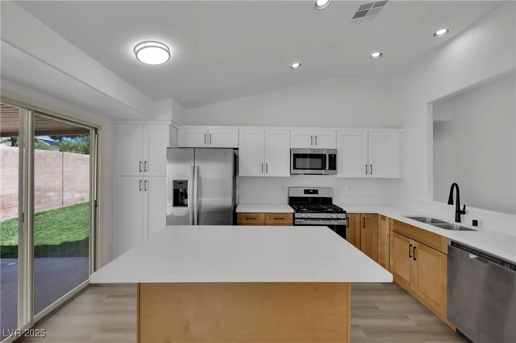 7021 Feather Pine, Las Vegas, NV 89131