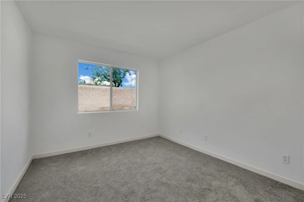 7021 Feather Pine, Las Vegas, NV 89131