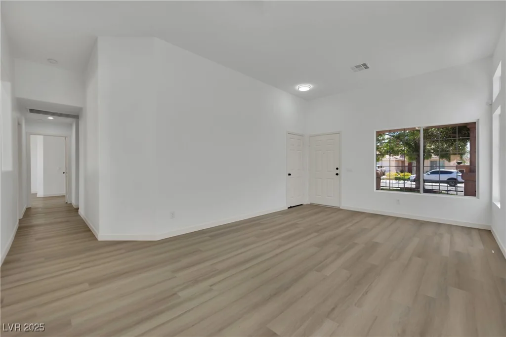 7021 Feather Pine, Las Vegas, NV 89131