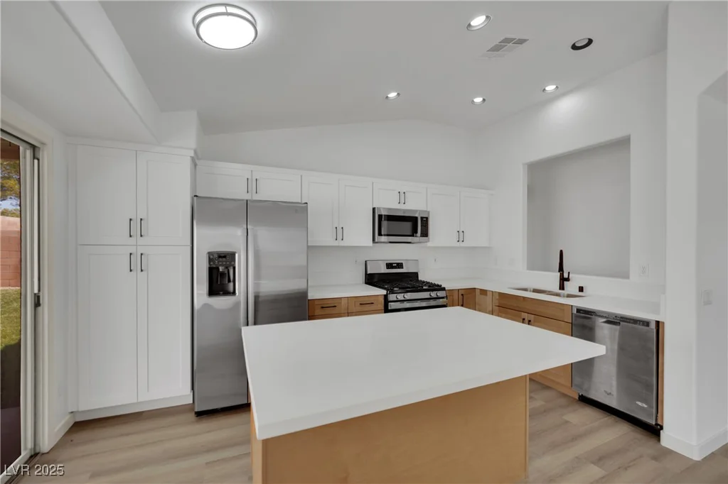 7021 Feather Pine, Las Vegas, NV 89131