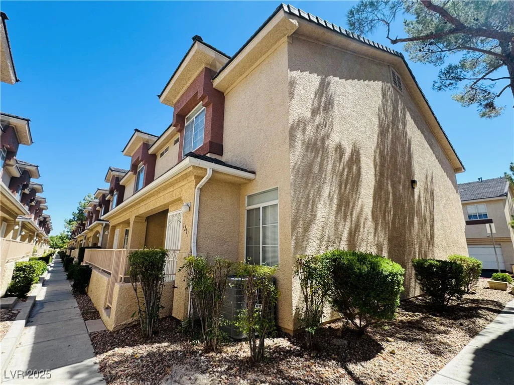 1201 Dusty Creek, Las Vegas, NV 89128