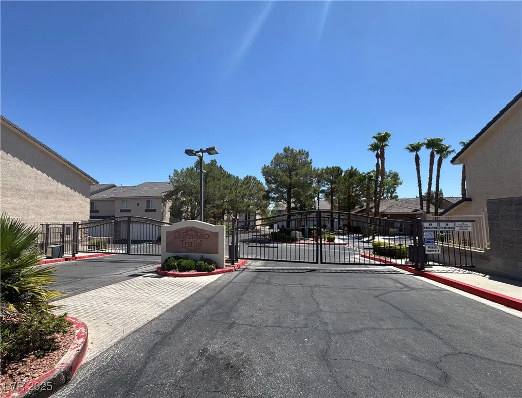 1201 Dusty Creek, Las Vegas, NV 89128