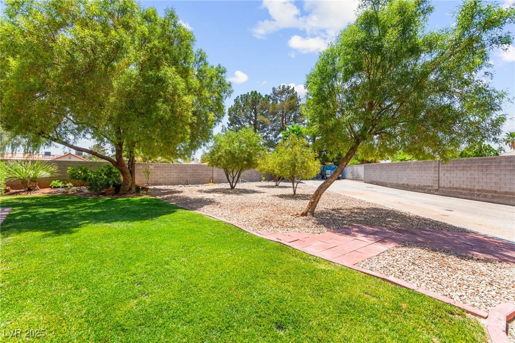 3806 Passionfruit, North Las Vegas, NV 89032