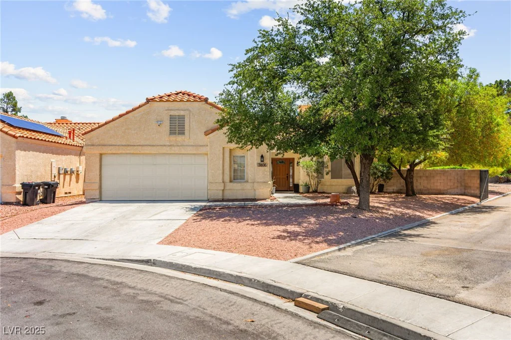 3806 Passionfruit, North Las Vegas, NV 89032