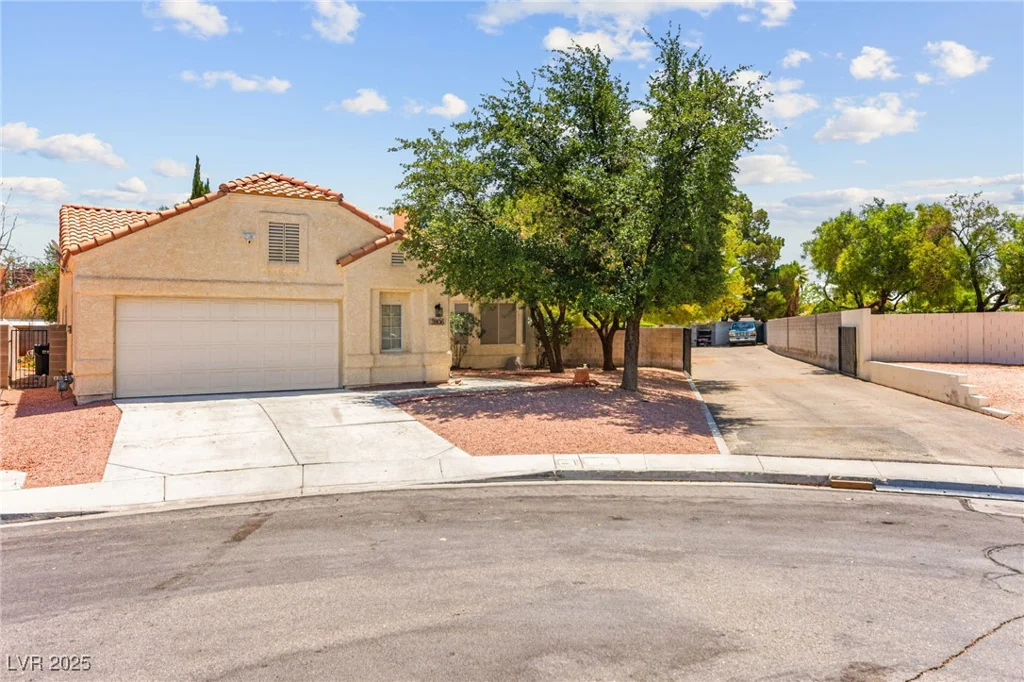3806 Passionfruit, North Las Vegas, NV 89032