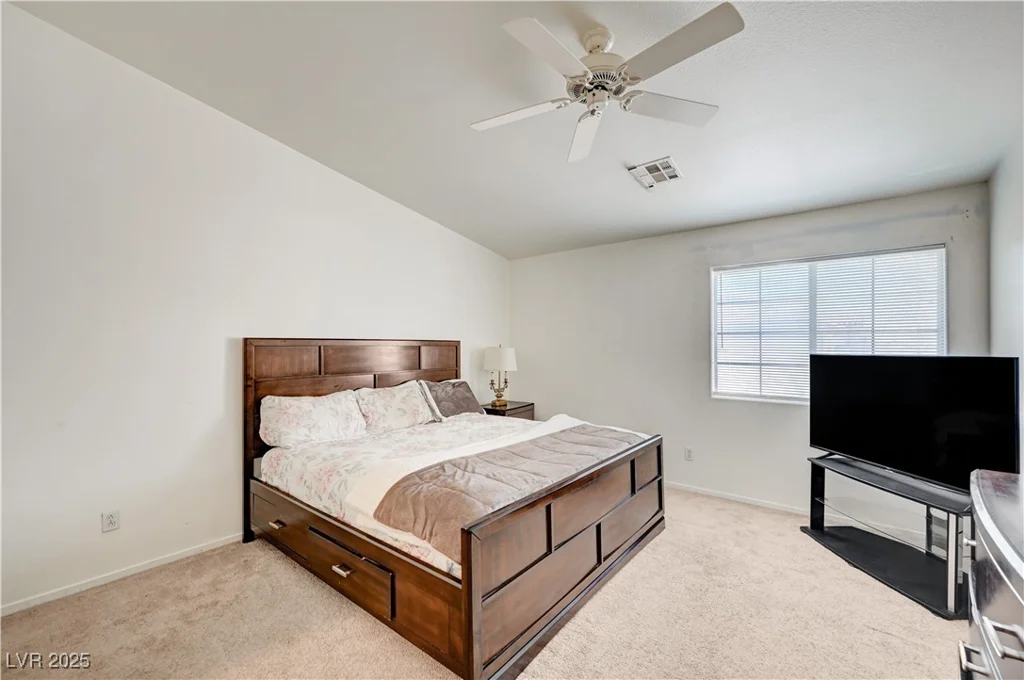 5611 Leaning Oak, Las Vegas, NV 89118