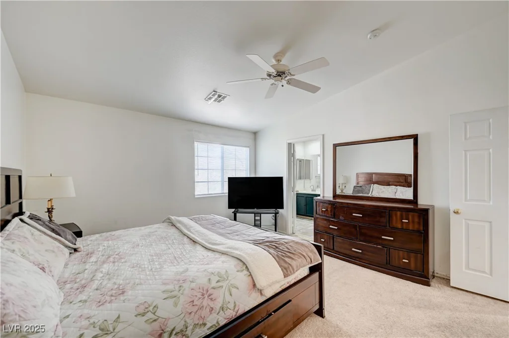 5611 Leaning Oak, Las Vegas, NV 89118
