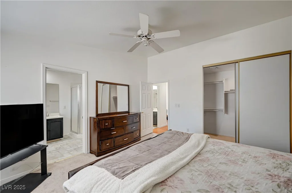 5611 Leaning Oak, Las Vegas, NV 89118