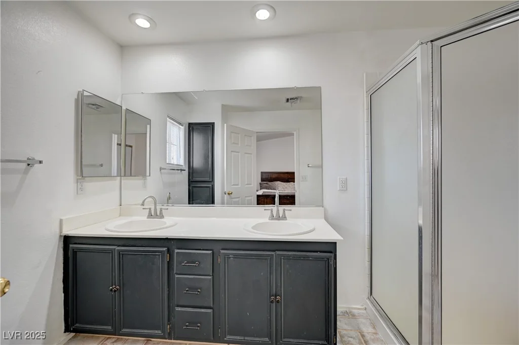 5611 Leaning Oak, Las Vegas, NV 89118