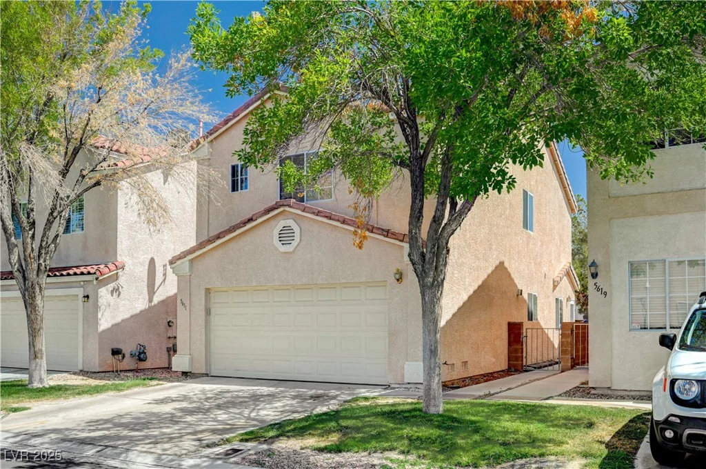 5611 Leaning Oak, Las Vegas, NV 89118