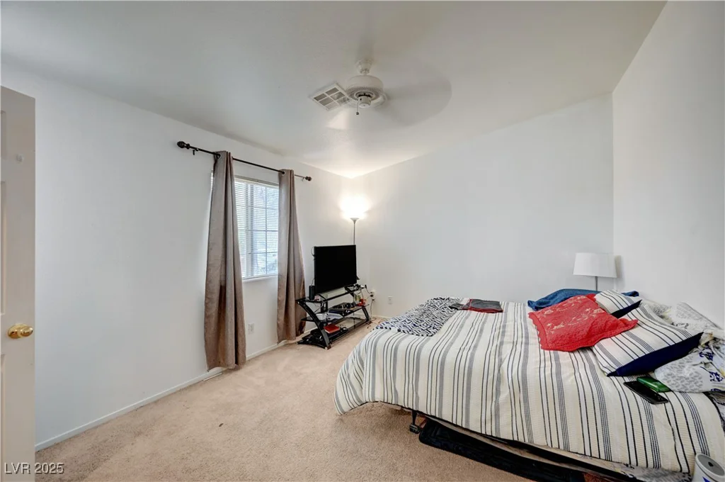 5611 Leaning Oak, Las Vegas, NV 89118
