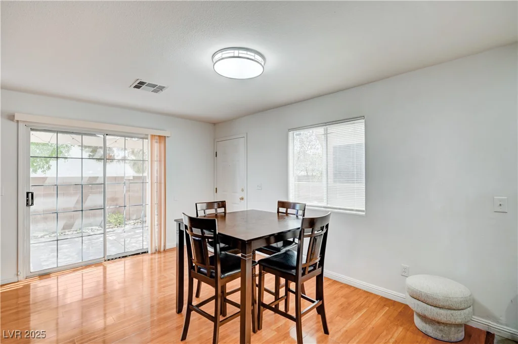 5611 Leaning Oak, Las Vegas, NV 89118