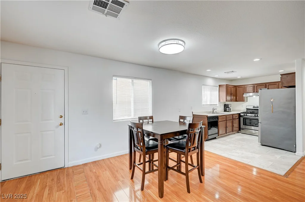 5611 Leaning Oak, Las Vegas, NV 89118