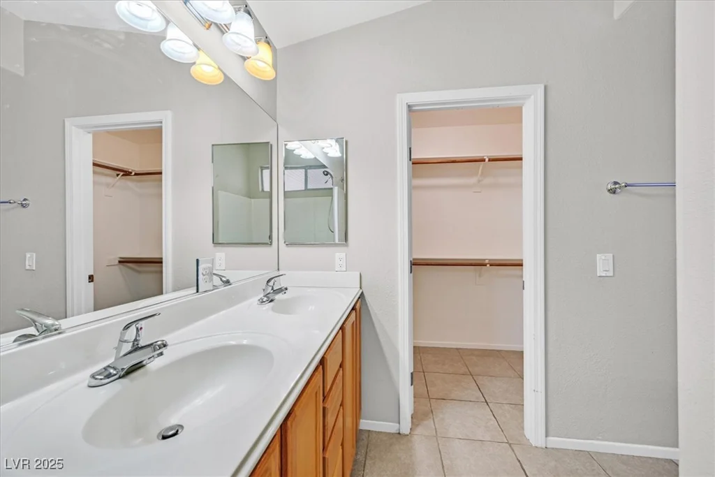 9921 Rose Charmont, Las Vegas, NV 89183