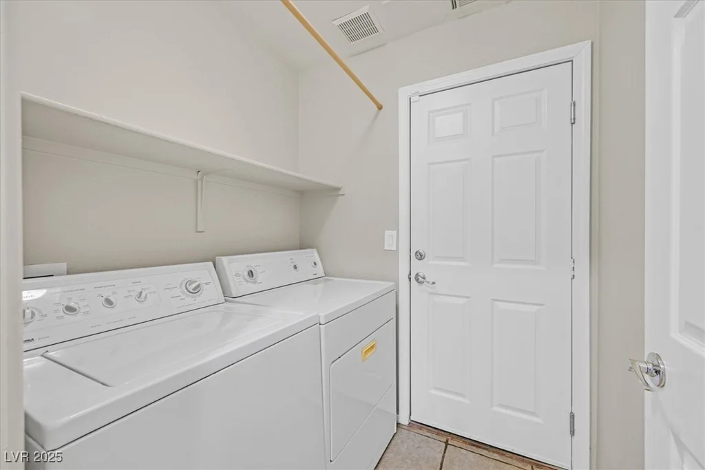 9921 Rose Charmont, Las Vegas, NV 89183
