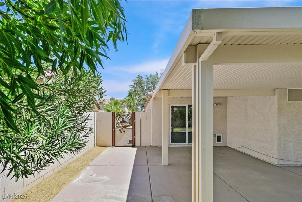 9921 Rose Charmont, Las Vegas, NV 89183