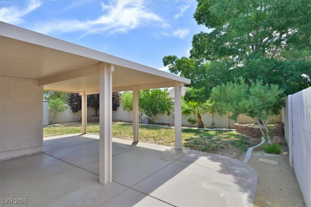 9921 Rose Charmont, Las Vegas, NV 89183