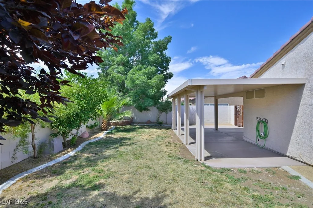 9921 Rose Charmont, Las Vegas, NV 89183