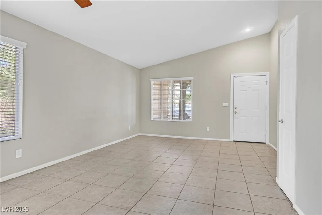 9921 Rose Charmont, Las Vegas, NV 89183