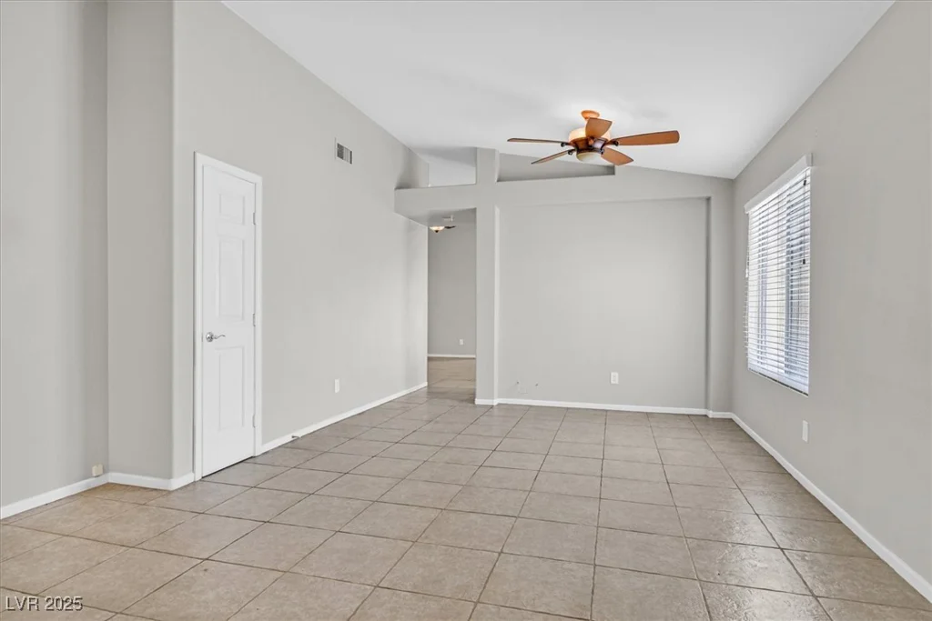 9921 Rose Charmont, Las Vegas, NV 89183