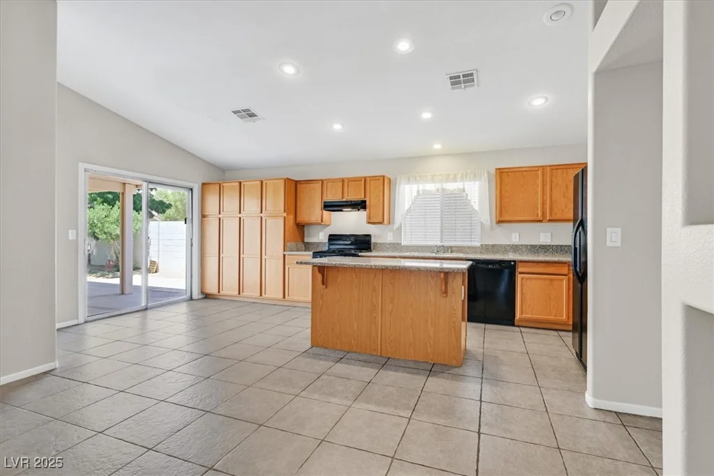 9921 Rose Charmont, Las Vegas, NV 89183